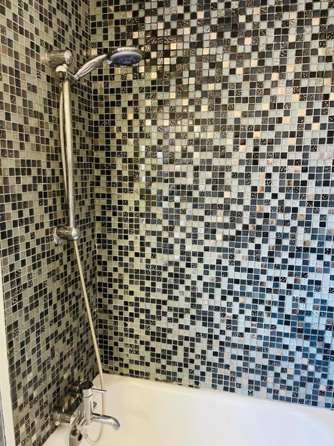 בריסל Downtown Quiet And Peacefull Apartment מראה חיצוני תמונה